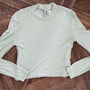DIVIDED by H& M Sage Green Long Sleeve Crop Top Medium